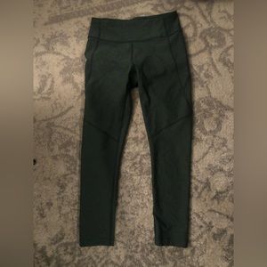 Outdoor Voices Green Size Small Leggings 3/4 length